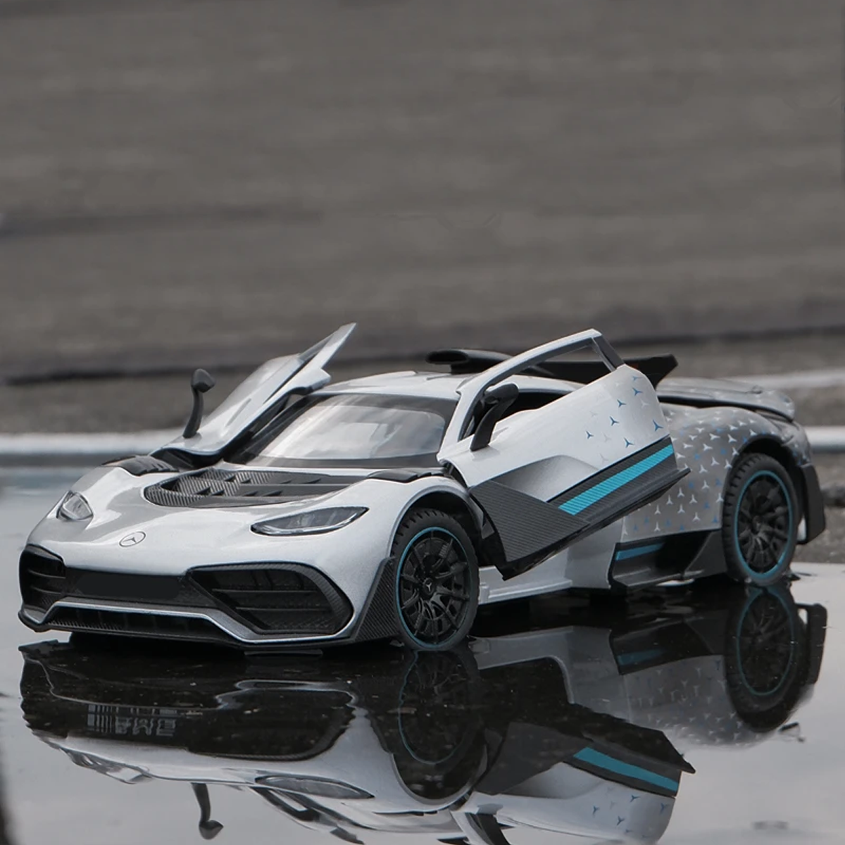 Mercedes-AMG ONE Hypercar 1:24 Scale Car